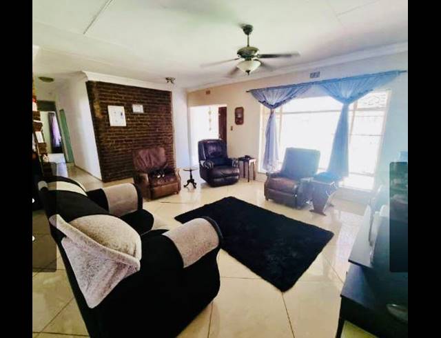 3 BEDROOM HOUSE FOR SALE IN VANDERBIJLPARK SW 1